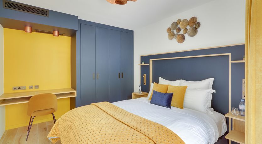 Photo of Amber Avenue