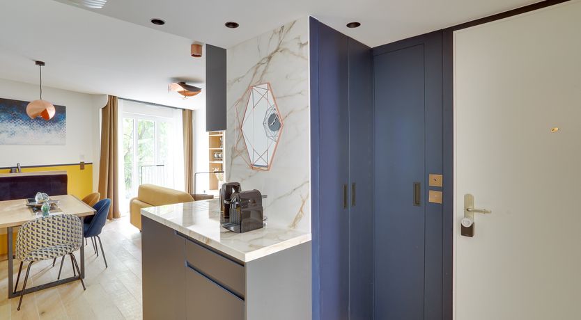 Photo of Amber Avenue