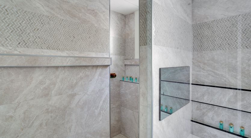 Photo of Amber Avenue