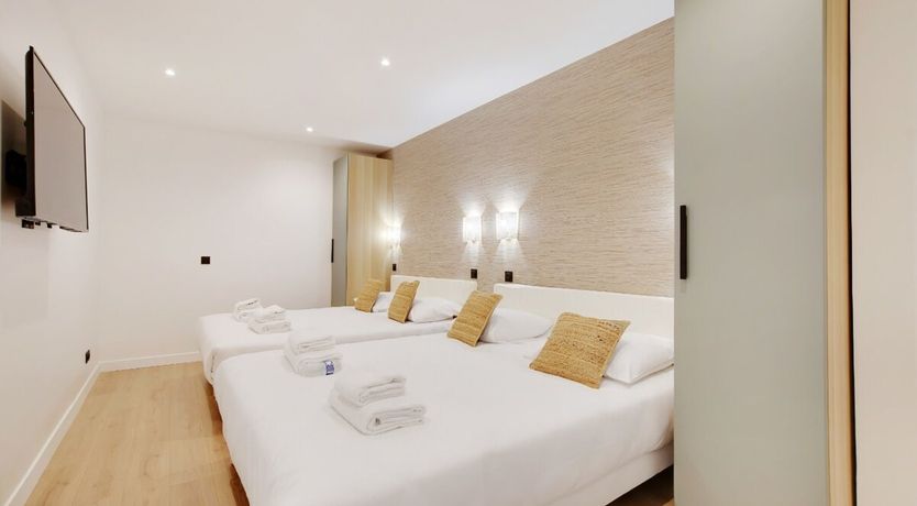 Photo of Parisian Melody