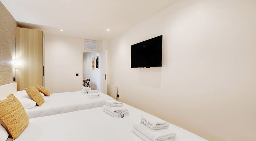 Photo of Parisian Melody