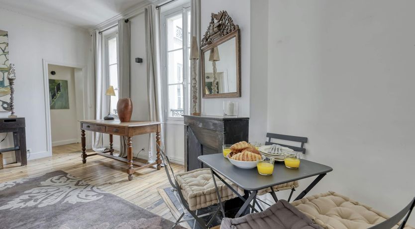 Photo of The Parisian Light