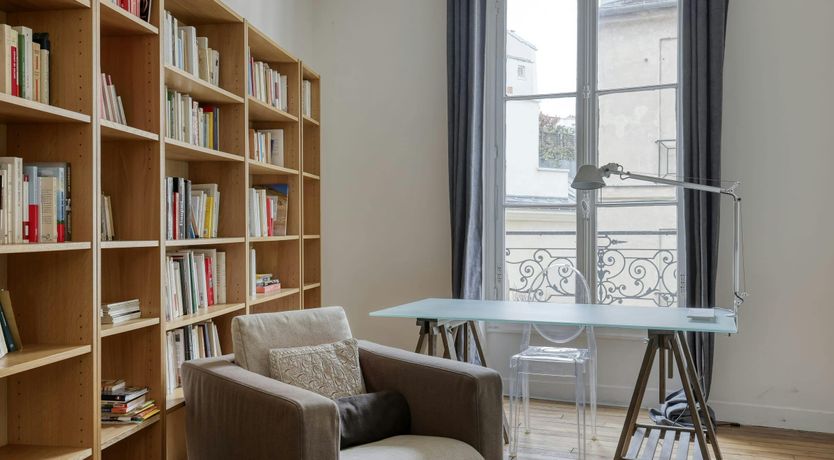 Photo of The Parisian Light