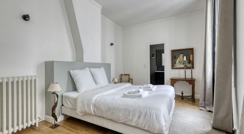 Photo of The Parisian Light