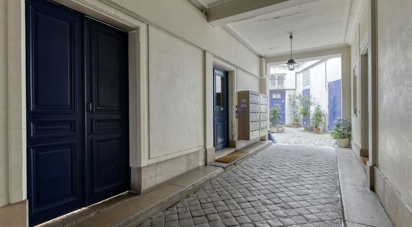 Photo of The Parisian Light