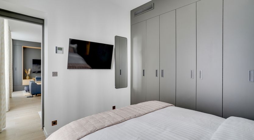 Photo of Louvre Love Song