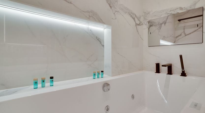 Photo of Louvre Love Song