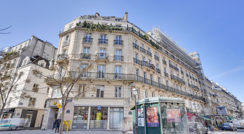 Photo of Louvre Love Song