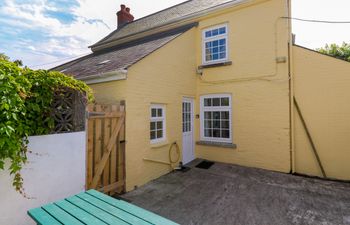 Brick Cottage Holiday Home