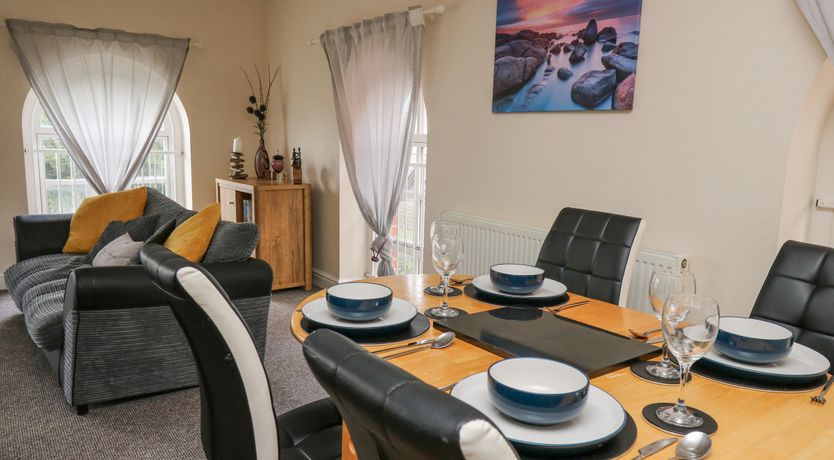 Photo of Old Quaker House