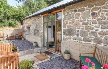 Lingcombe Barn Holiday Home