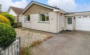 Photo of Alexandra Close
