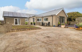 Terfyn Bach Holiday Home