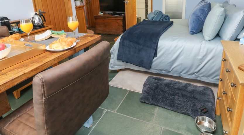 Photo of Broadstone Boathouse