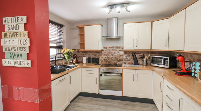 Photo of 32 Ashville Avenue