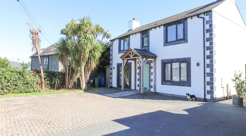 Photo of The White House