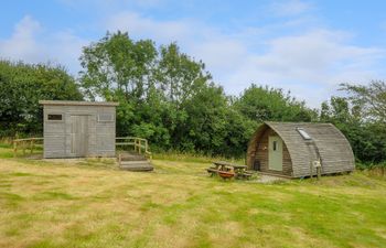 Bull Shed @ Penbugle Organic Farm Holiday Home