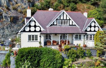 Cynfal Holiday Home