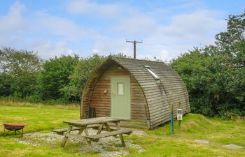 Fox Den @ Penbugle Organic Farm Holiday Home