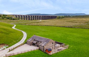 Three Peaks Barn Holiday Home