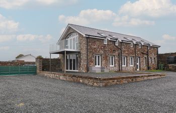 Caeau Gwynion Farm Holiday Home