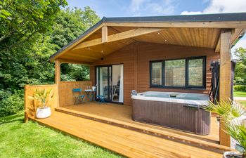 Maple Lodge Holiday Home