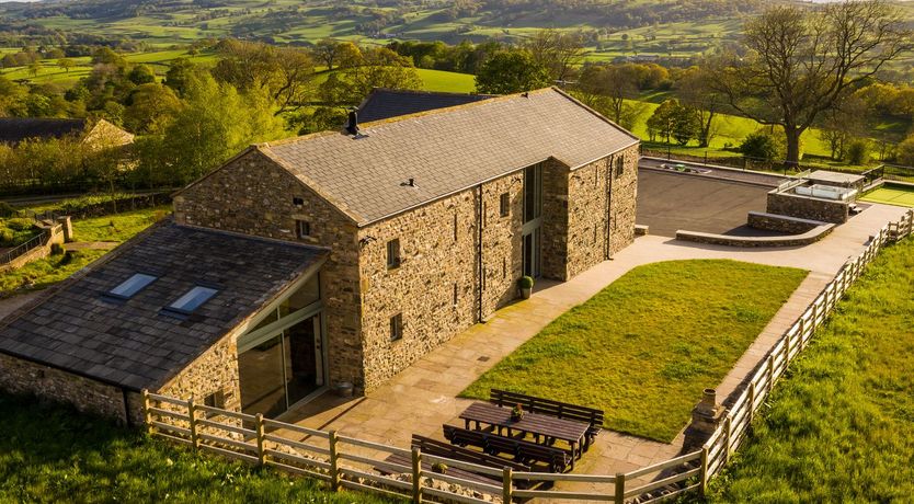 Photo of High View Barn