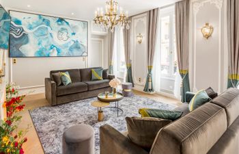 Parisian Treasure Trove Holiday Home