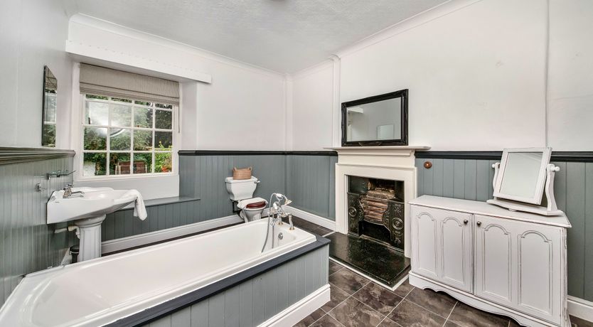 Photo of The Great Oak