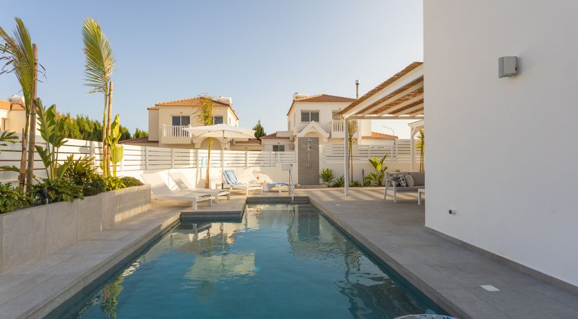 Photo of Nissi Oasis