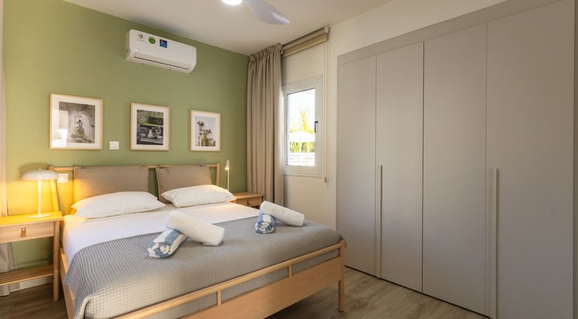 Photo of Nissi Oasis