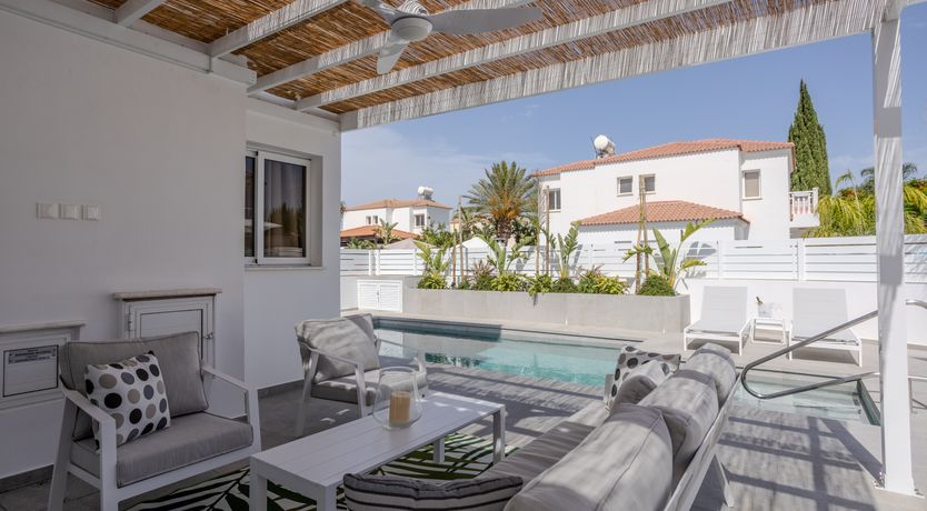 Photo of Nissi Oasis