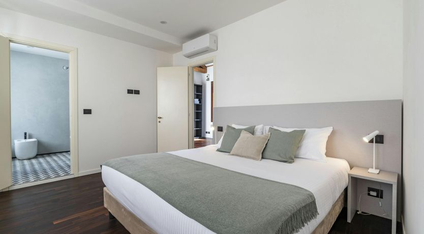 Photo of Venetian Beauty