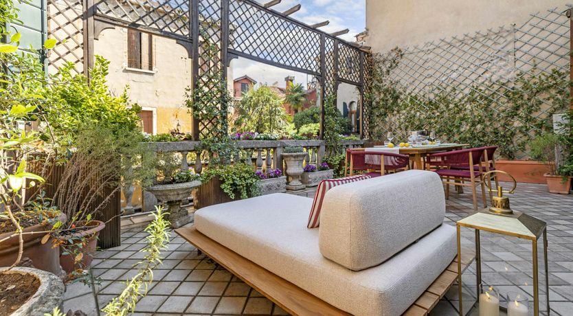 Photo of Venetian Beauty