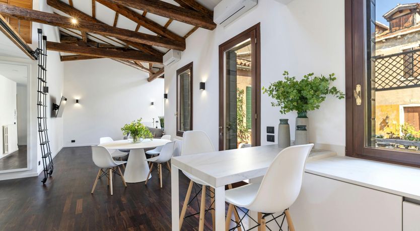 Photo of Venetian Beauty