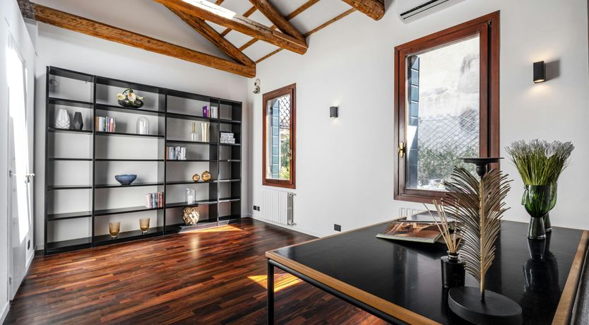 Photo of Venetian Beauty