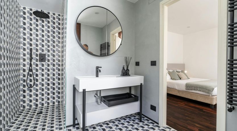 Photo of Venetian Beauty