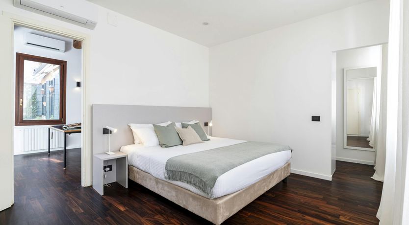 Photo of Venetian Beauty