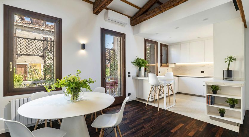 Photo of Venetian Beauty