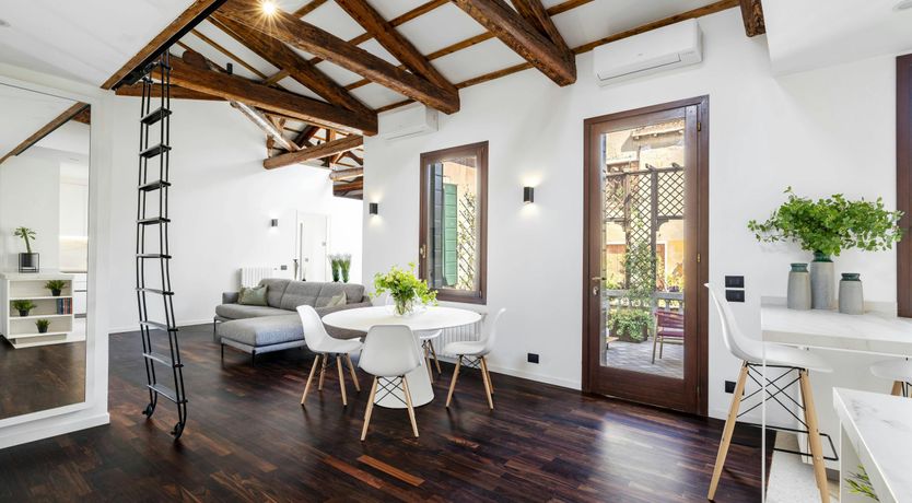 Photo of Venetian Beauty