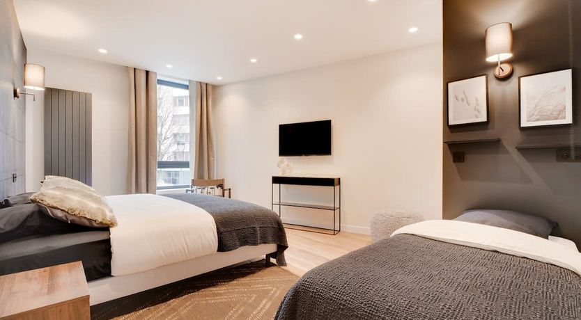 Photo of Parisian Glow