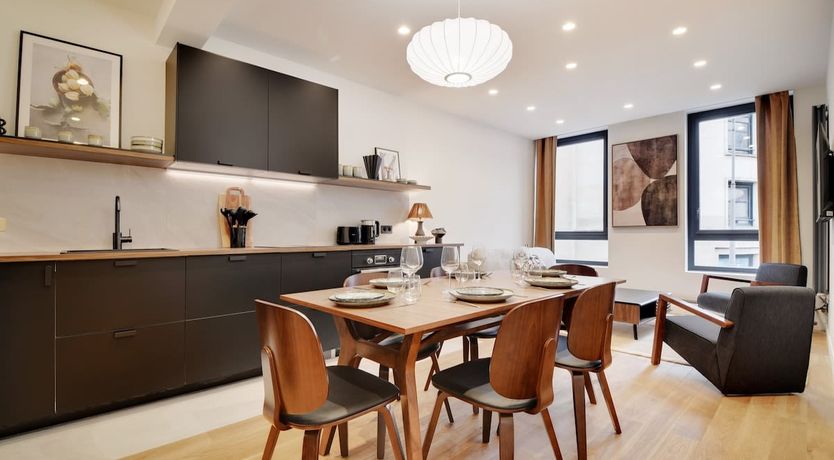 Photo of Parisian Glow