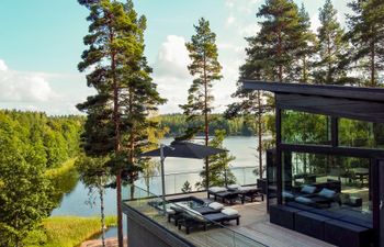 Serenity of the Lake Holiday Home