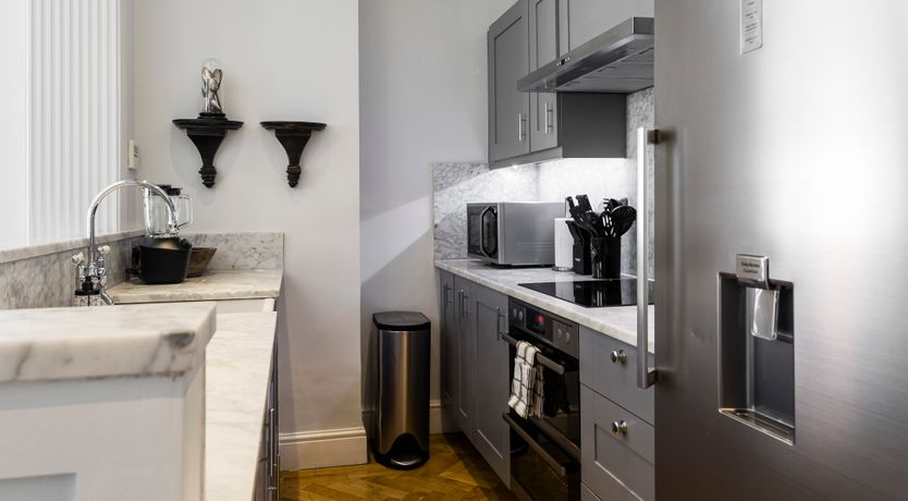 Photo of The White Bonnet