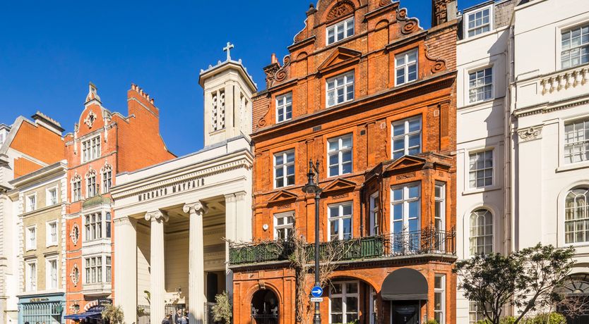 Photo of The White Bonnet