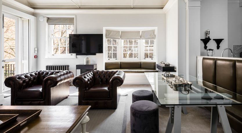 Photo of The White Bonnet