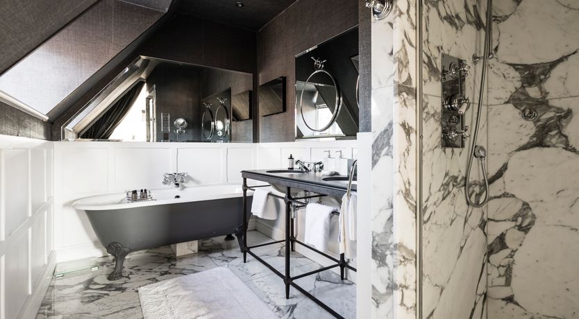 Photo of The White Bonnet