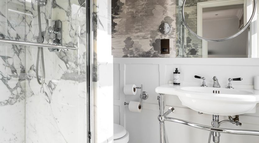 Photo of The White Bonnet