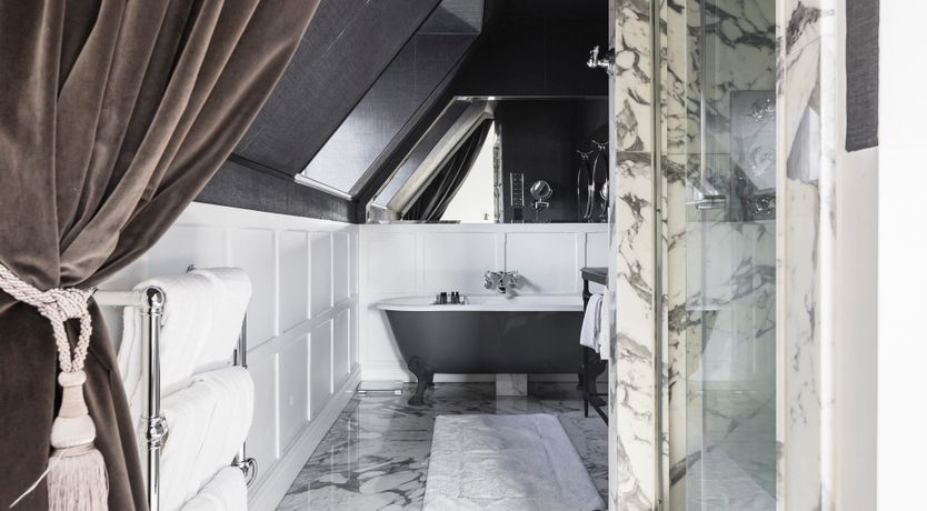 Photo of The White Bonnet