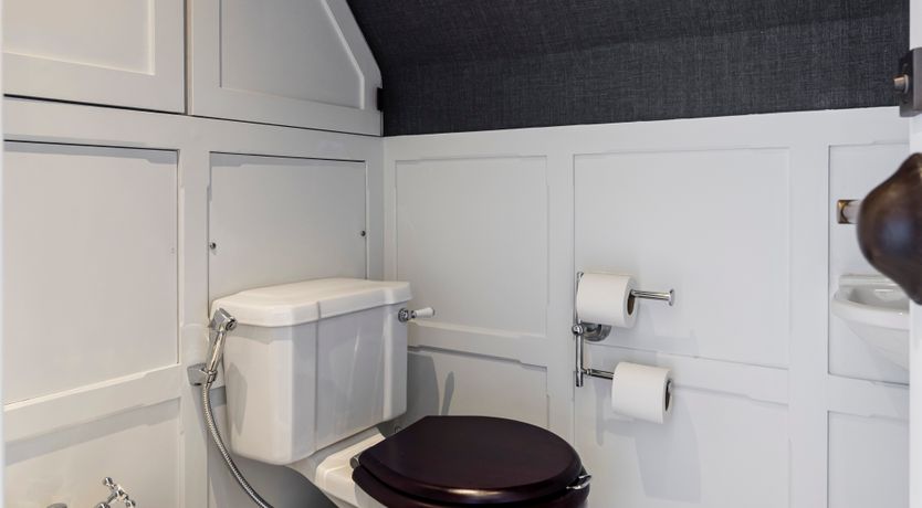 Photo of The White Bonnet